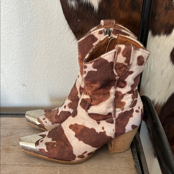 BEAST FASHION Brown and White Cow Print Ankle Boots - Picture 5 of 5